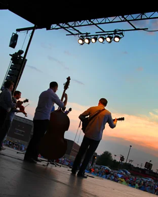 Live concert by Big Richard