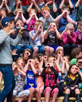 Live concert by DJ Raphi