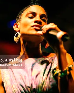 Goapele Chicago