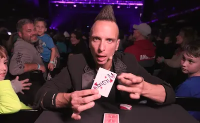 Magic Rocks: Leon Etienne