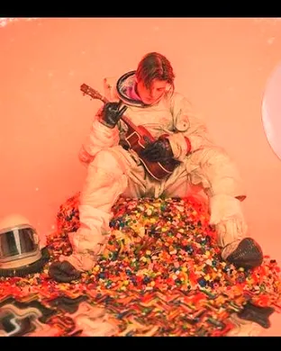 Live concert by Ruel